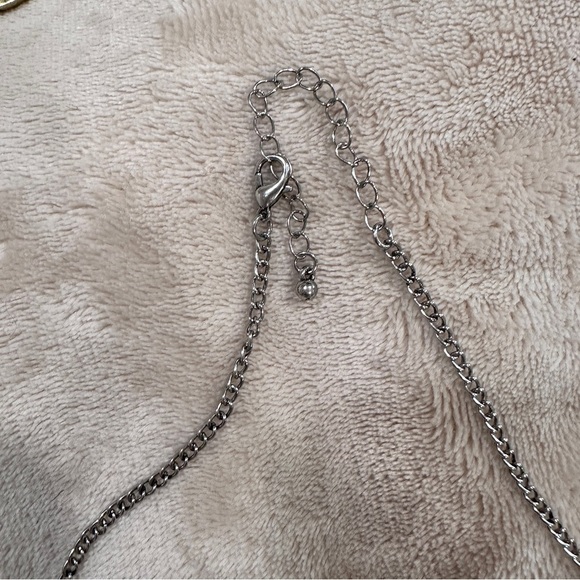 Elegant Gothic Black and Silver Necklace - Picture 6 of 6